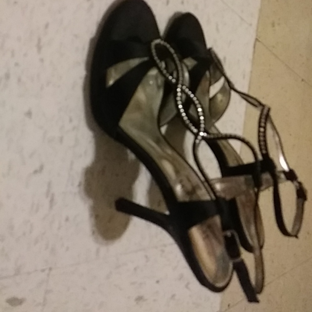 Shoes - Picture 2 of 2